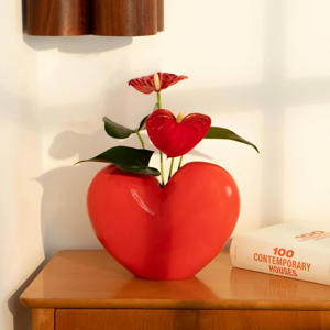 DOIY Vase Love Red